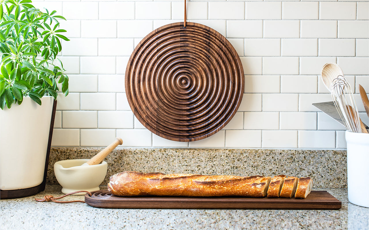 Vintage Round Wooden Carved Bread Board, Vintage Farmhouse store Kitchen Decor, Serving Board, Decorative Kitchen